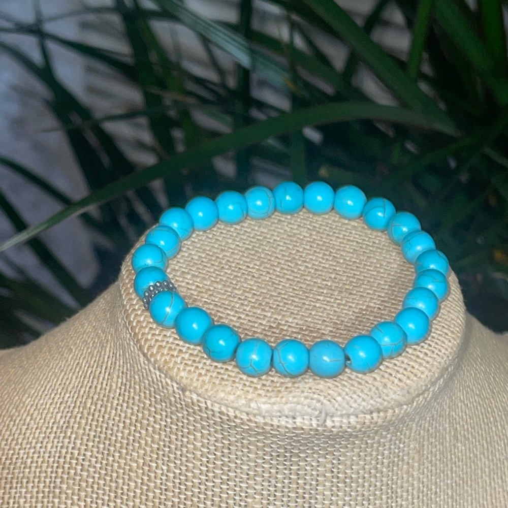 Turquoise bead bracelet. 8mm, stretchy